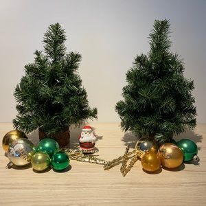 Christmas trees duo with wood base NWT